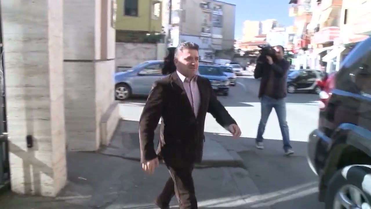 Elvis Roshi merret i pandehur/ SPAK mbyll hetimet, i komunikon akuzën “shpërdorim detyre”