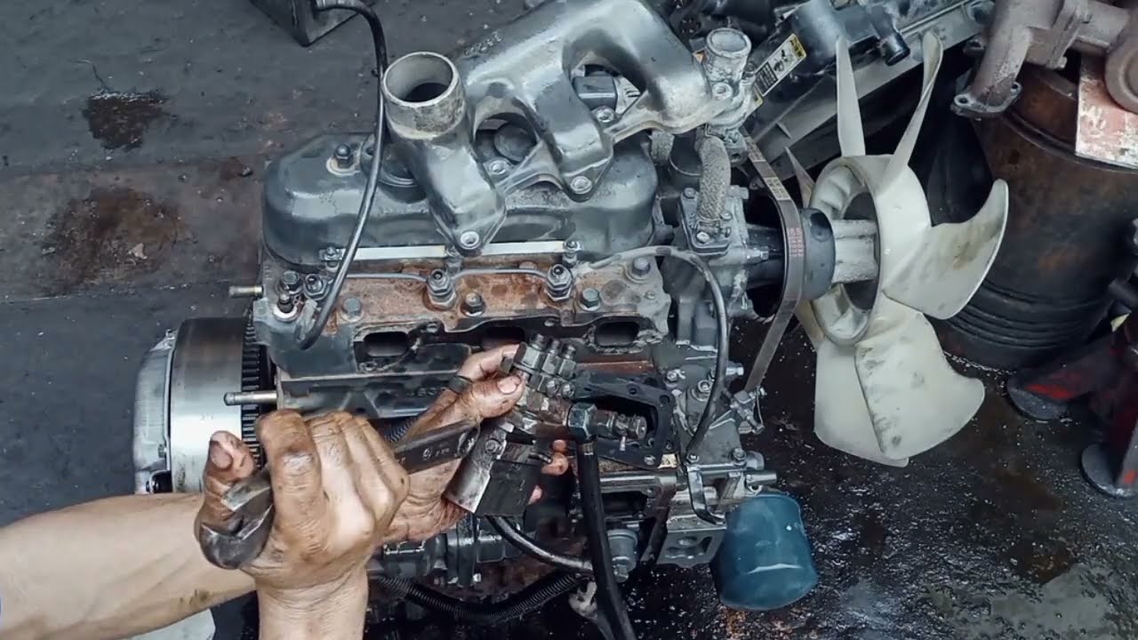 Can't get out the injection pump Kubota engine D1463-LGT for GT23 fixing plunger stuck up