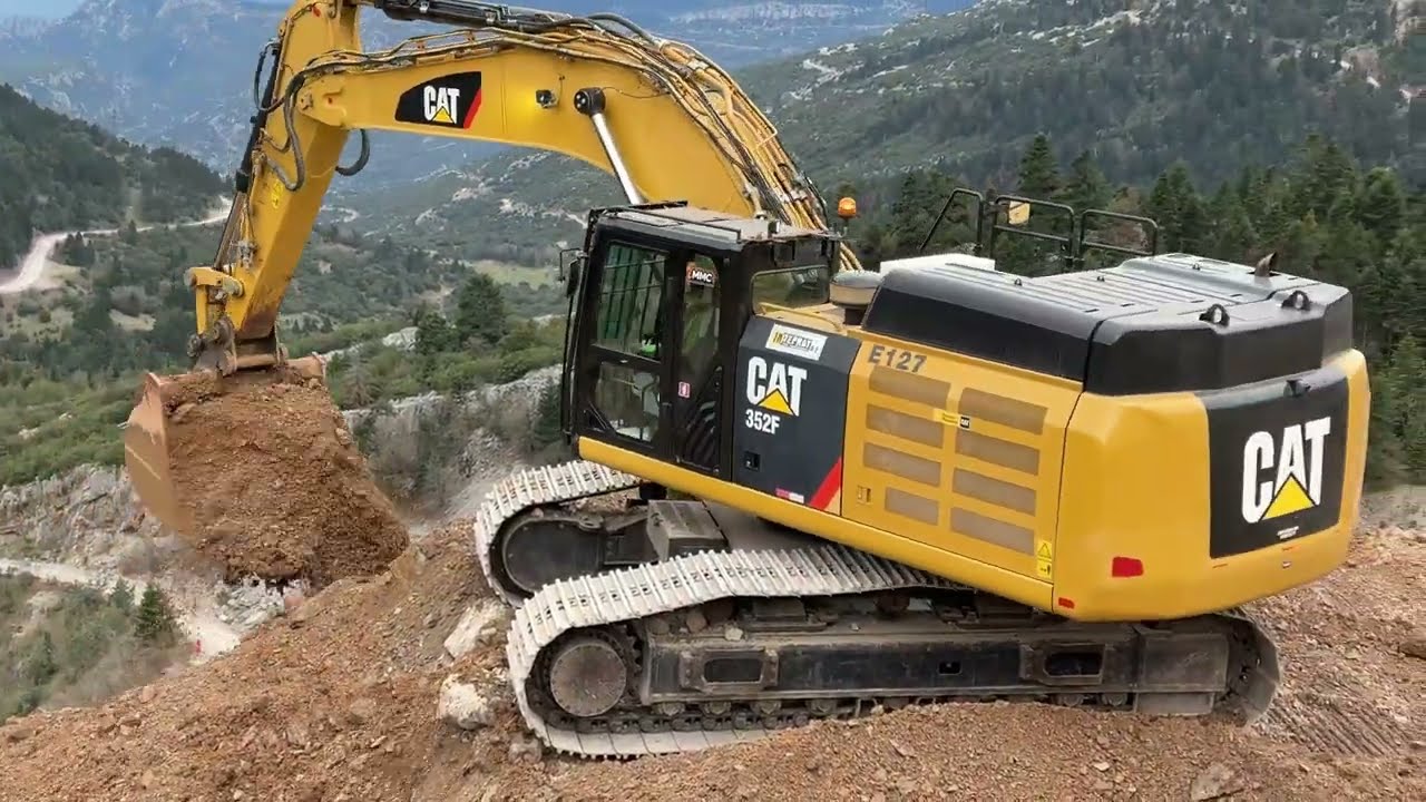 Caterpillar 352F Excavator Forms The Final Levels On The Quarry - Interkat SA - 4k