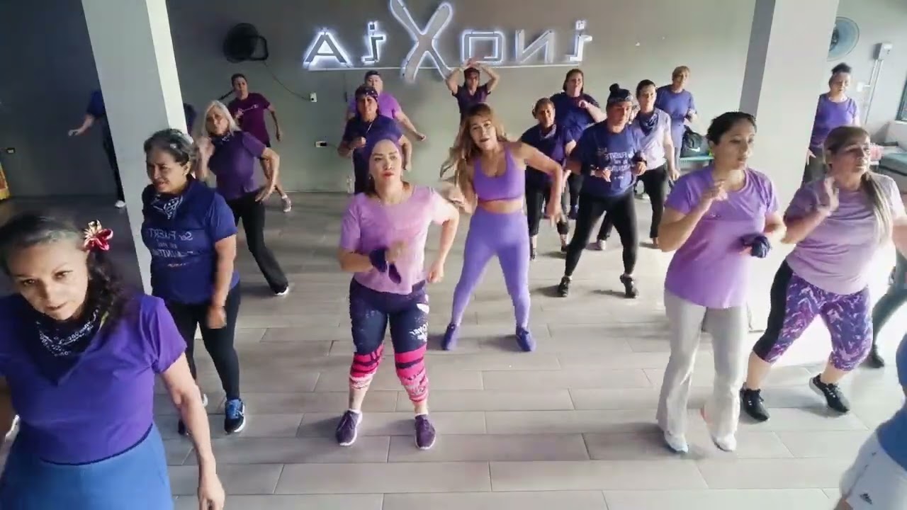 Ivonny bonita Karol G zumba Funny girls con Jessy Quevedo 💃💃