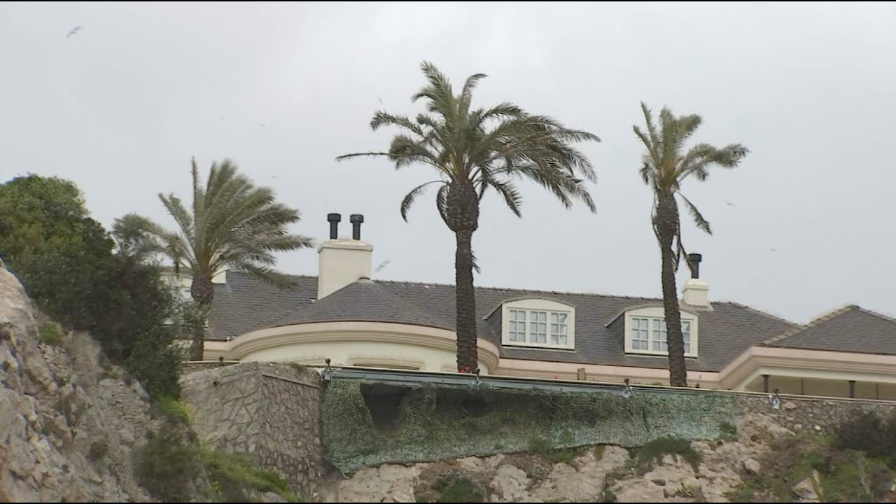 Severe gale force winds see dramatic scenes, however, few incidents reported