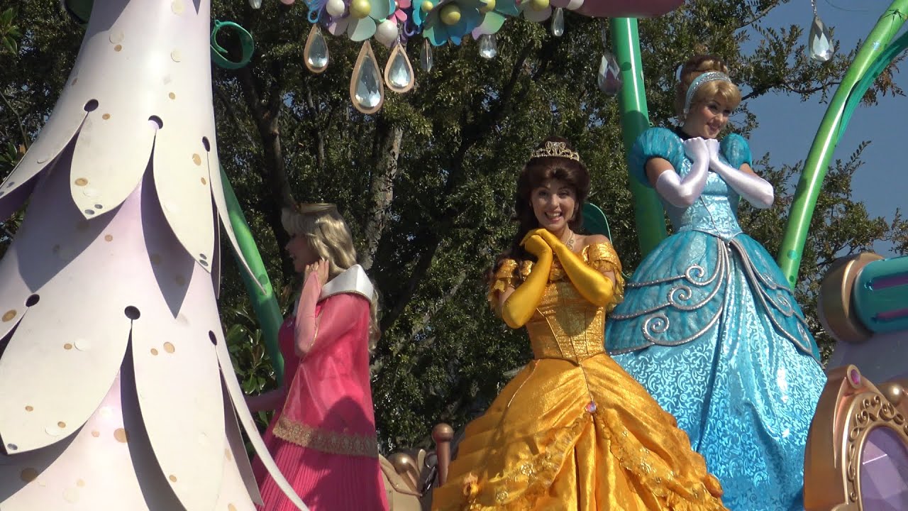 TDL パレードがやって来た②プリンセス登場～「ハピネスイズヒア」Parade is coming!② 
