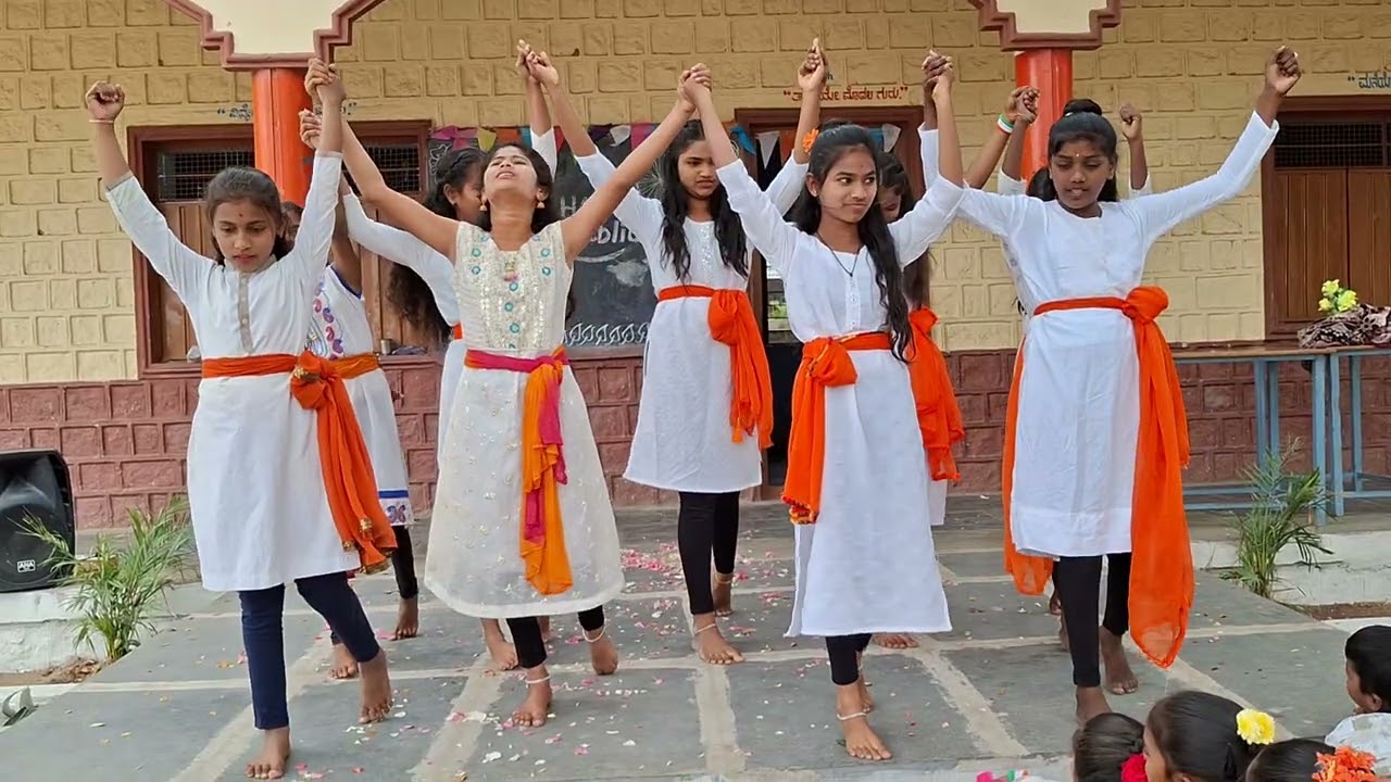 Class 7 th republic day Dance