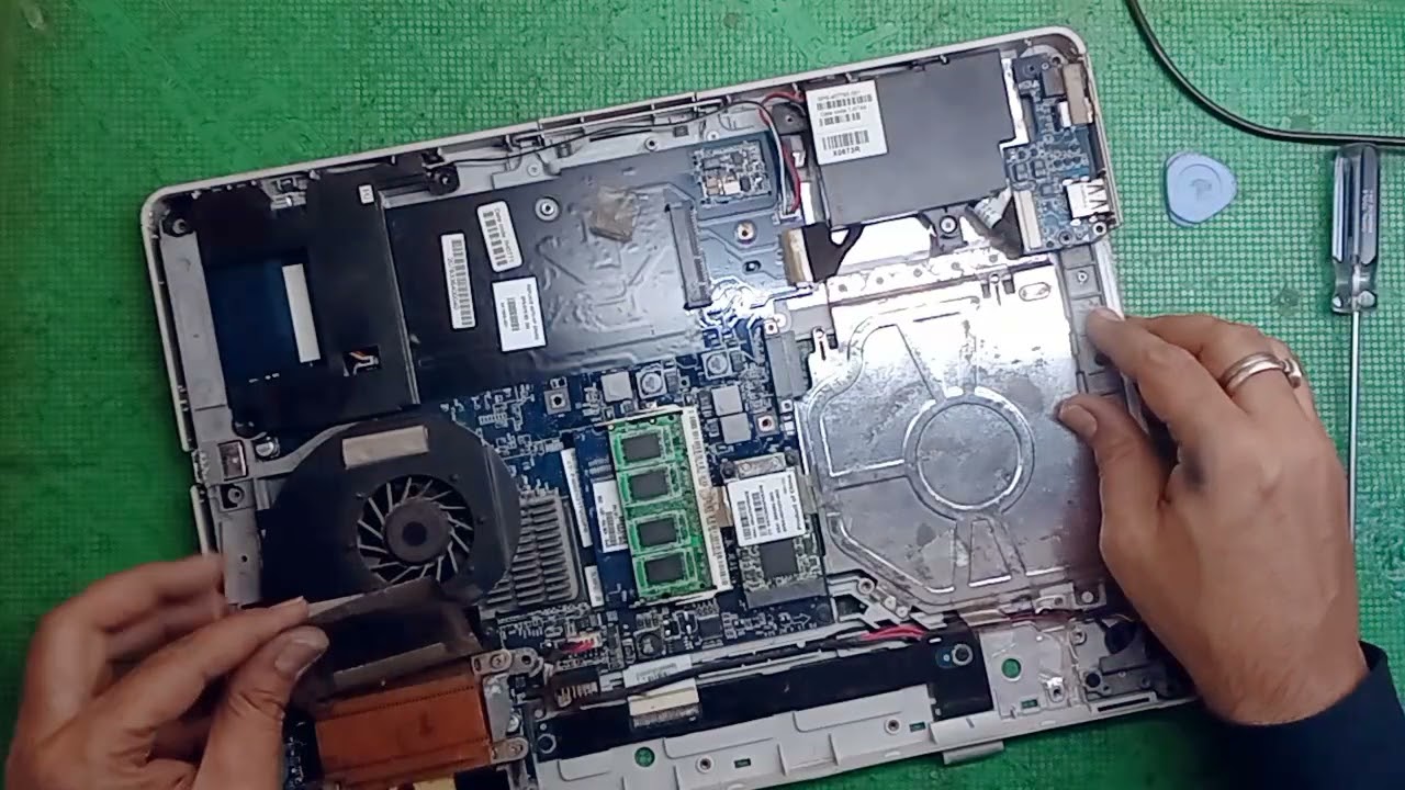 how to open Compaq v5000. how to service my laptop at home.  laptop fan not working how to fix