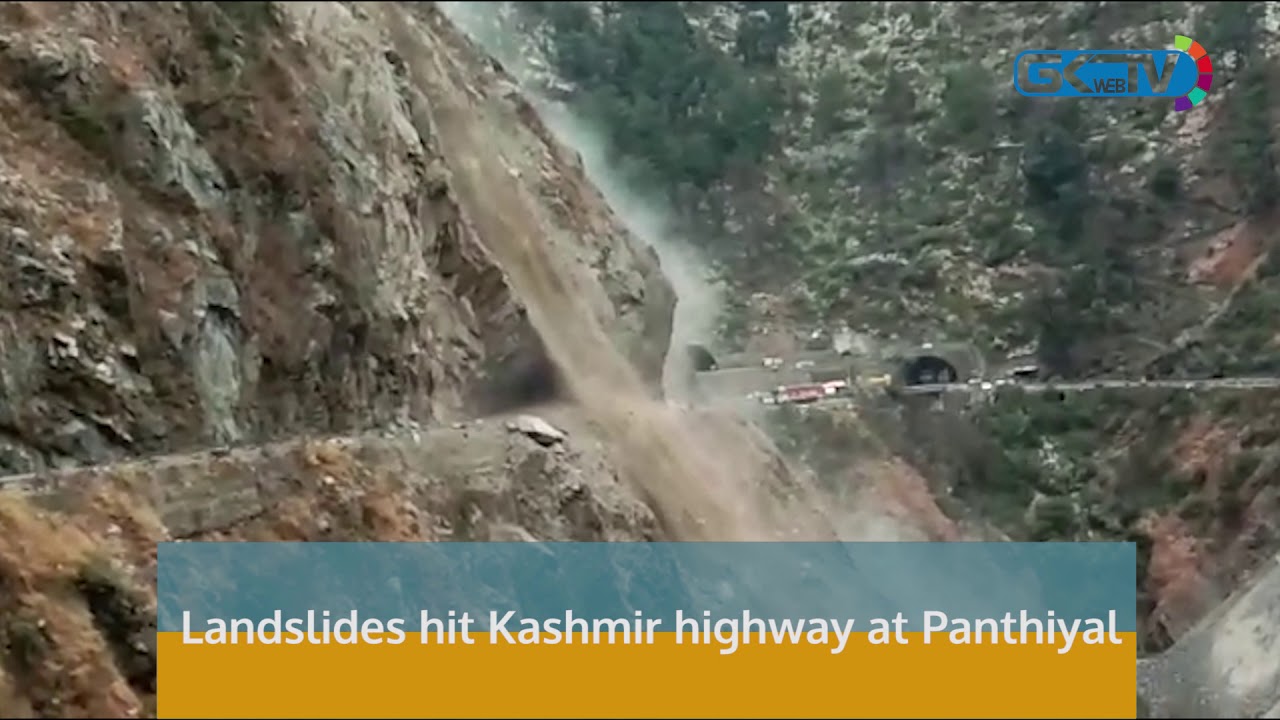 Landslides hit Kashmir highway at Panthiyal