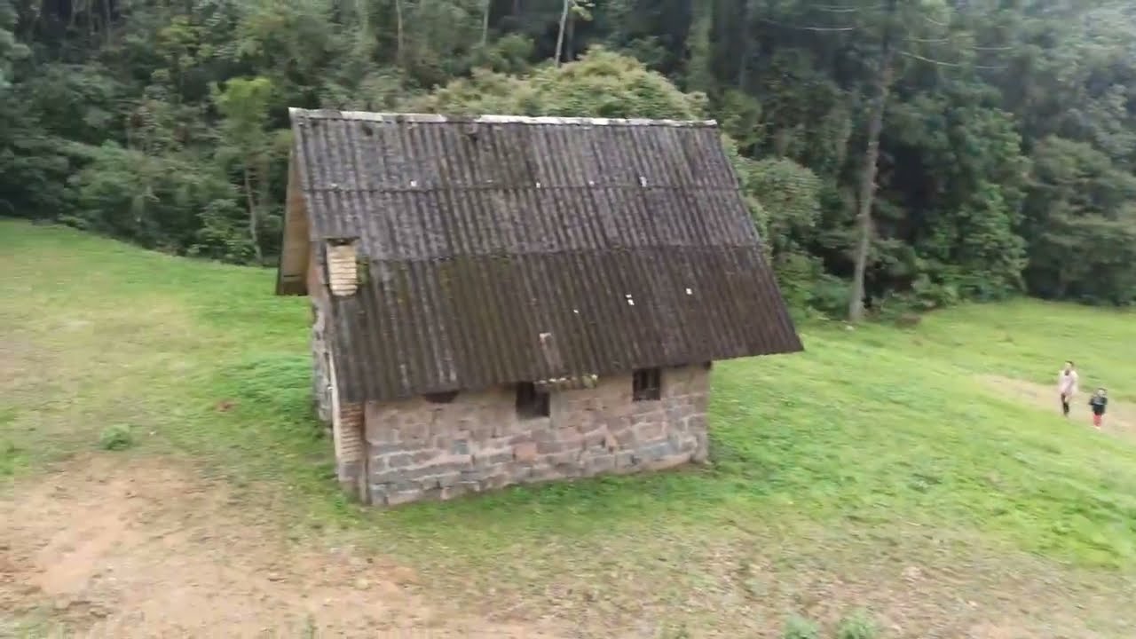Chácara com Cachoeira no quintal - São José SC - 43.000m²