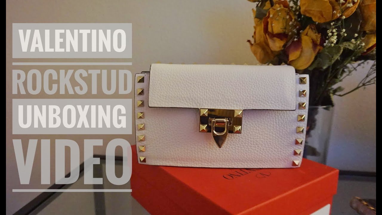 Bag Vlog: Valentino Rockstud crossbody bag Unboxing video. Got this for 40% discount!