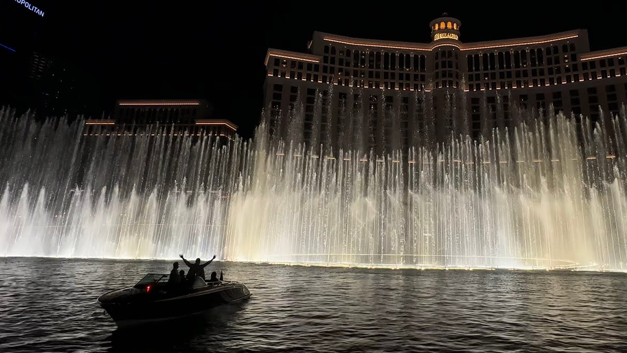 Fountains of Bellagio Fortuna Shows (Uptown & Billie Jean)