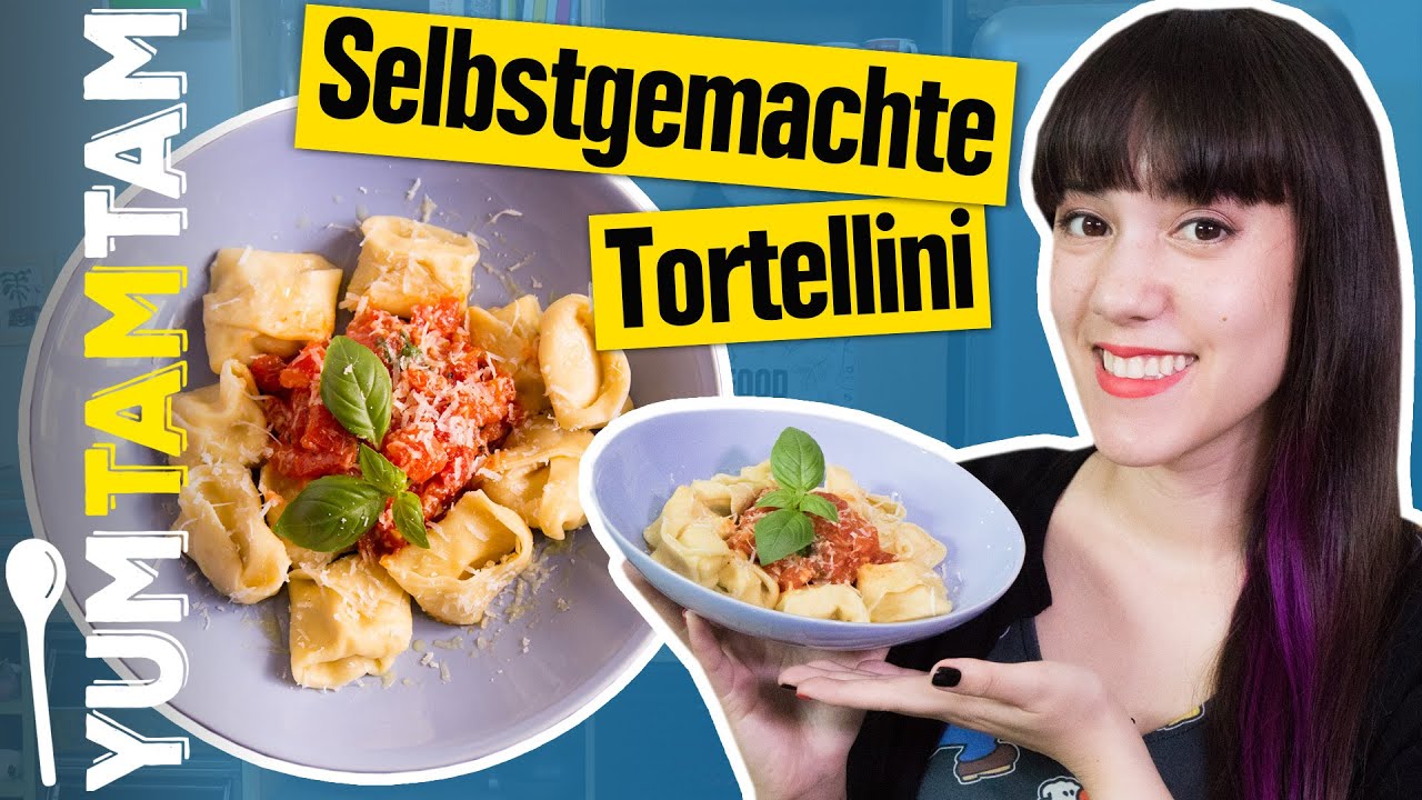 Tortellini selber machen // Tortellini mit Ricotta-Parmesan-Füllung & Tomatensoße // #yumtamtam