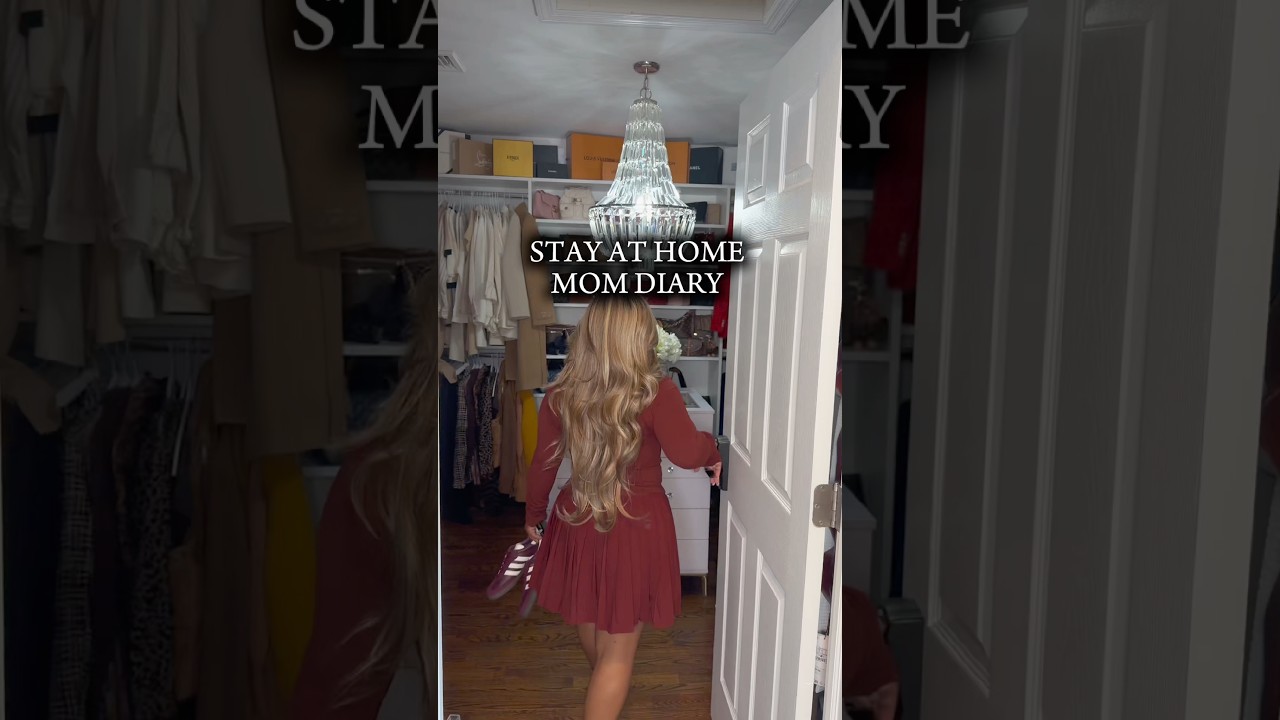 Day in the life as a mom vlog! #momvlog #cleaning #asmr #girlmom #momroutine #fallcleanup #vlog