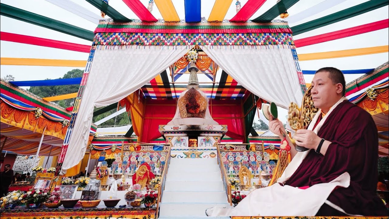 Karmapa presides over the last rites for Sherab Gyaltsen Rinpoche