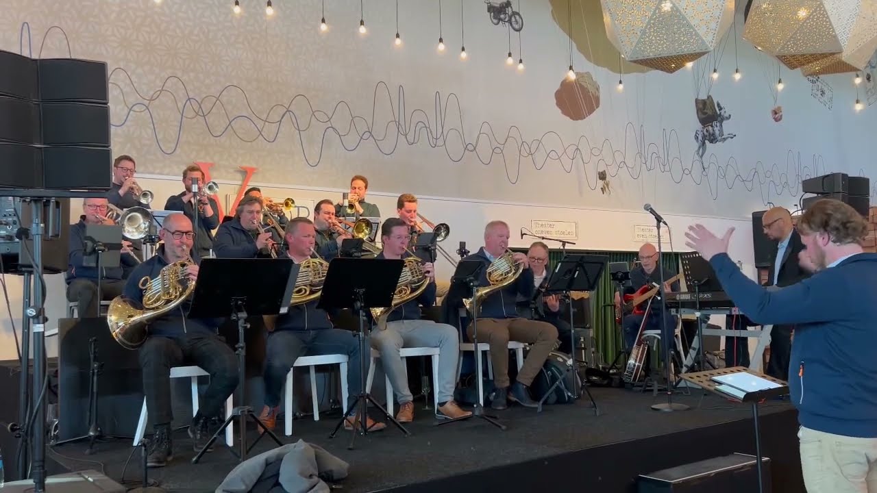 Nooit Meer - Soldaat van Oranje BigBand