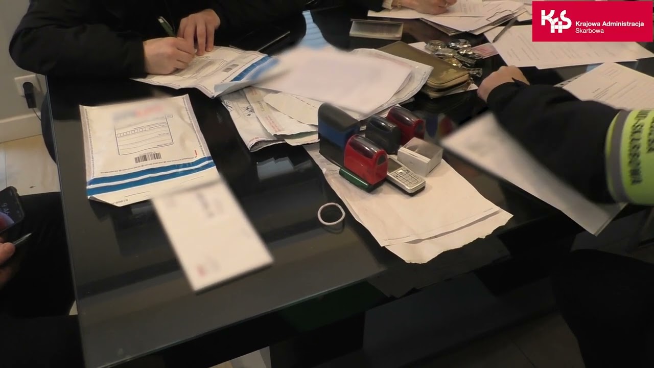 KAS i CBA zatrzymały 45 os&oacute;b podejrzanych o wyłudzenia VAT