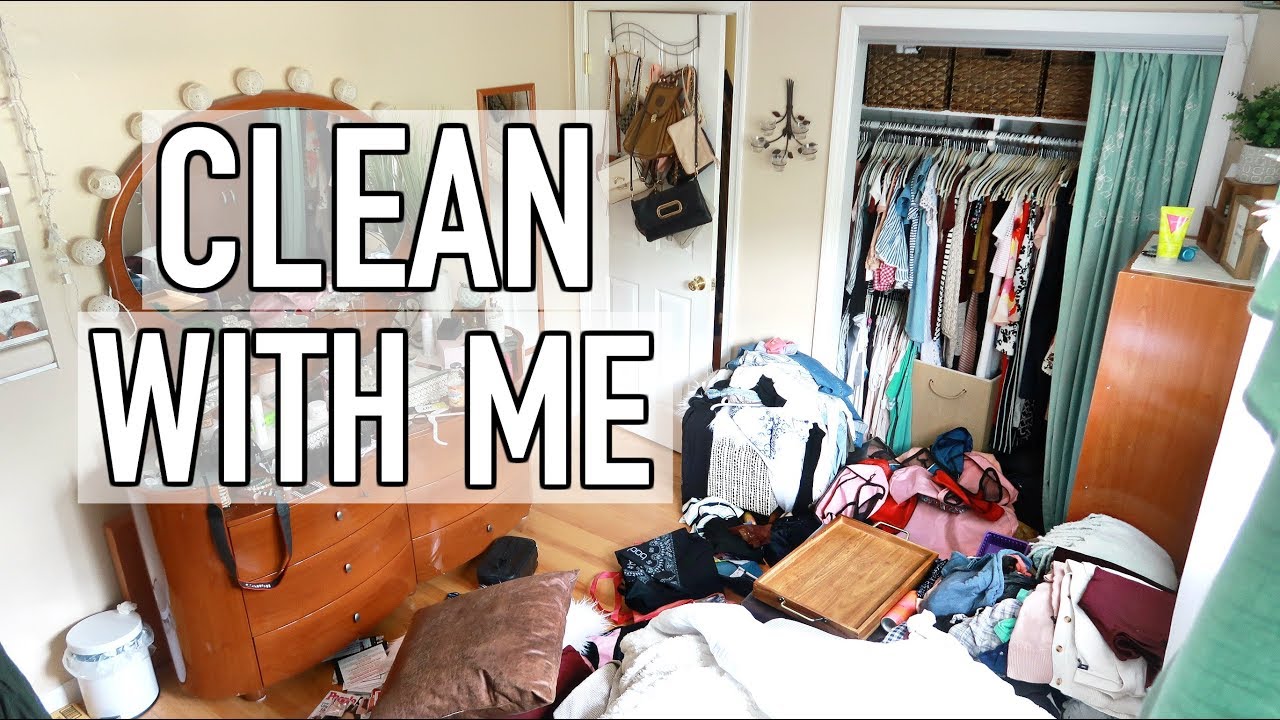 Clean With Me 2017 | Bedroom Speed Cleaning