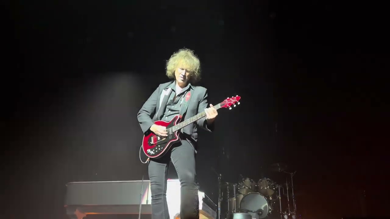 Tristan Avakian “Meyer Theatre “ 11/20/25 guitar solo