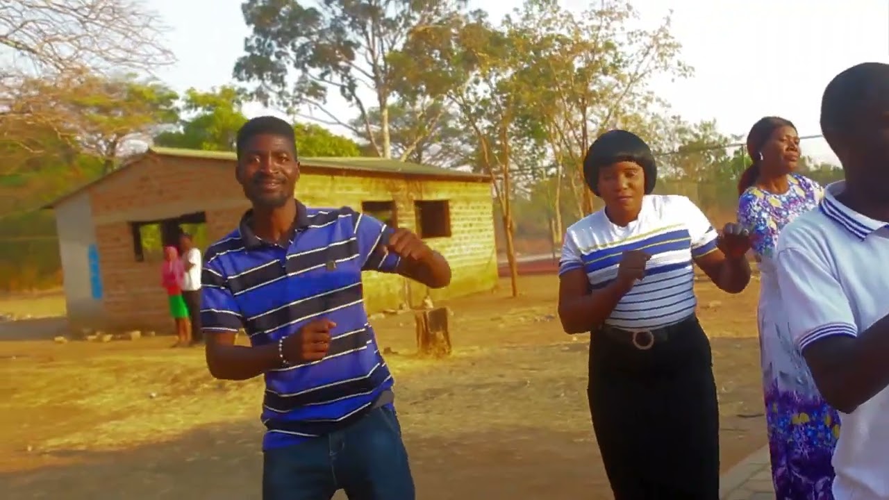 The Chisomo singers Vol 4 - Nyamuka!