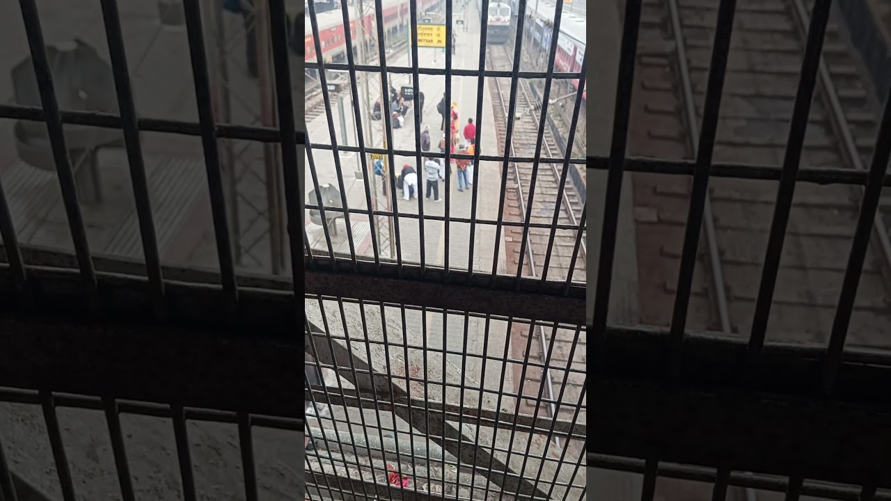 arrival o14804  jammu tawi bhagat ki kothi express at Amritsar JN