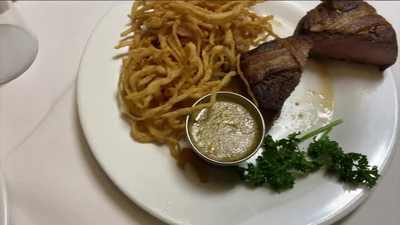 Bad review for free meal: How 'restaurant extortion' is eating into businesses