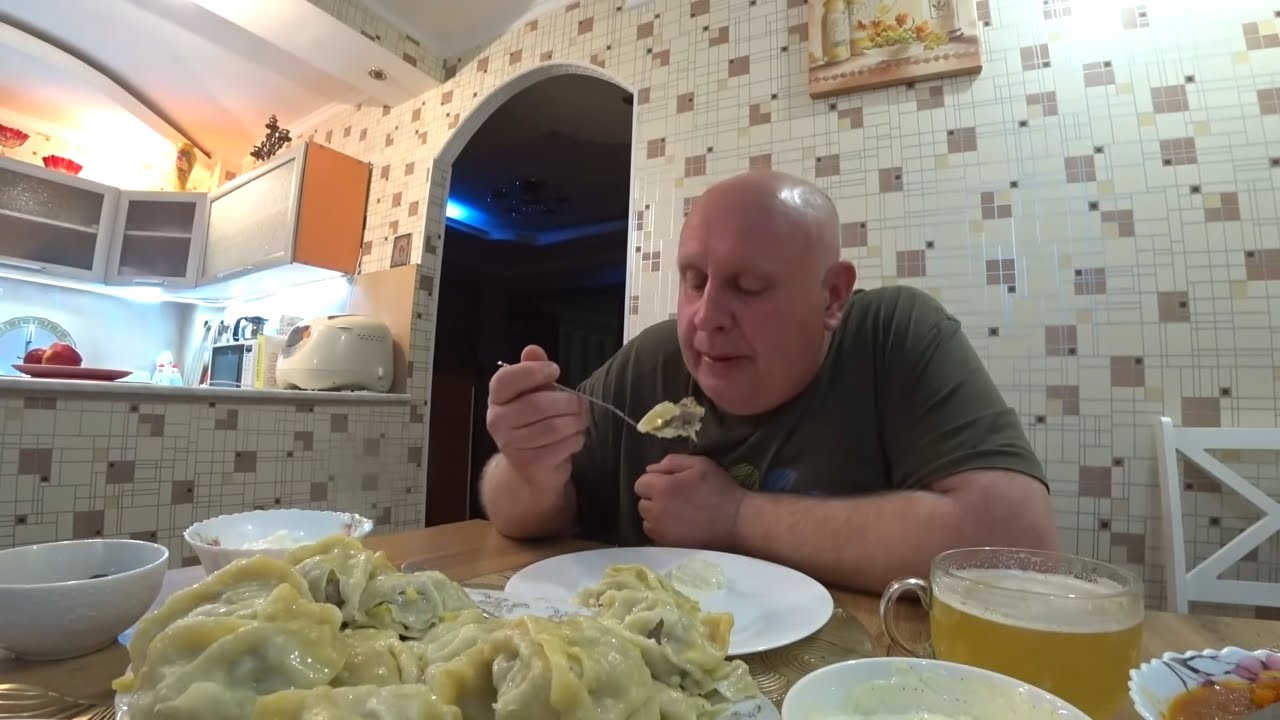 ДОМАШНЕЕ ВИДЕО/ЭХ БАЛУЮ Я СВОЕГО МУЖЕНЬКА СВОИМИ ВКУСНЯШКАМИ/СОЧНЫЕ МАНТЫ С КАБАЧКОМ И ПИЦЦА ДОМАШНЯ
