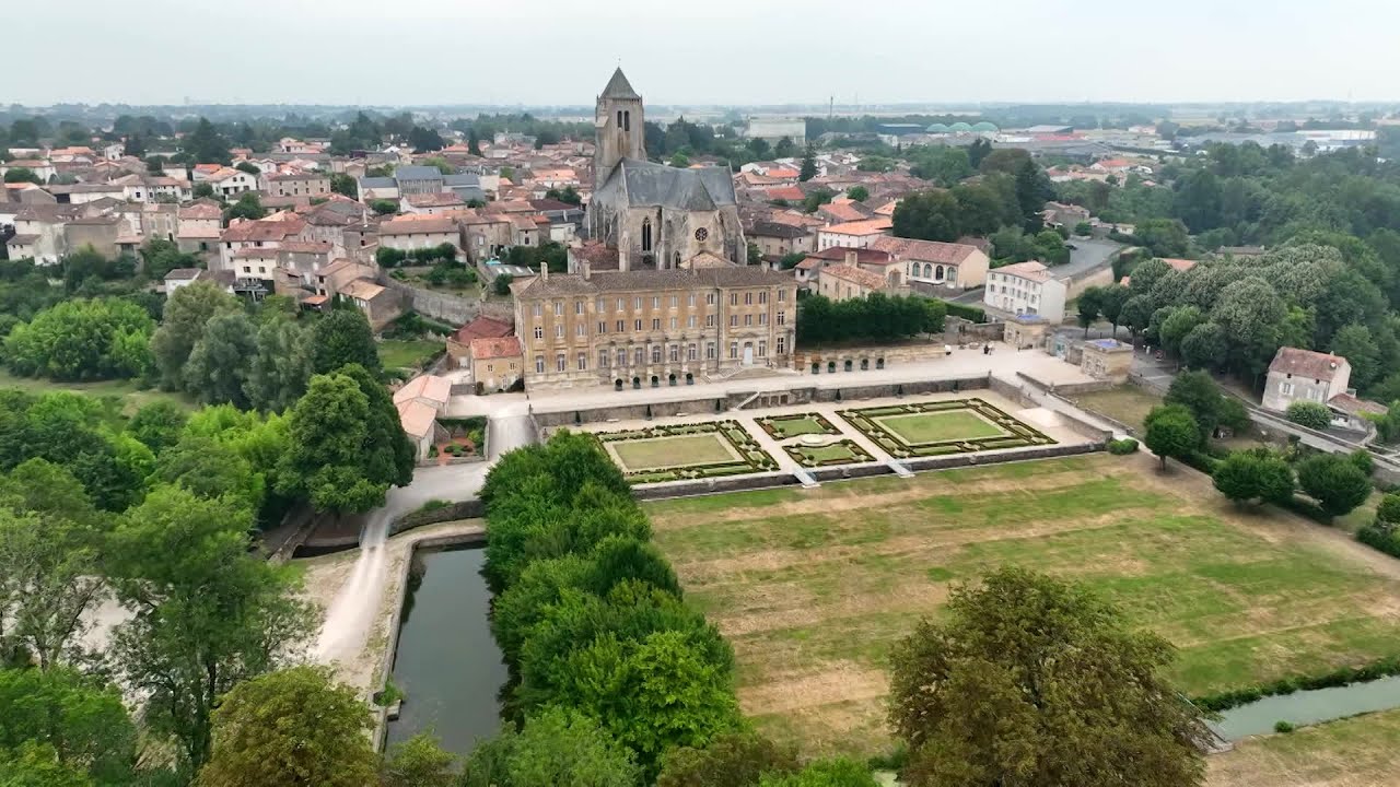 Un jour un village : Celles-sur-Belle dans les Deux-Sèvres