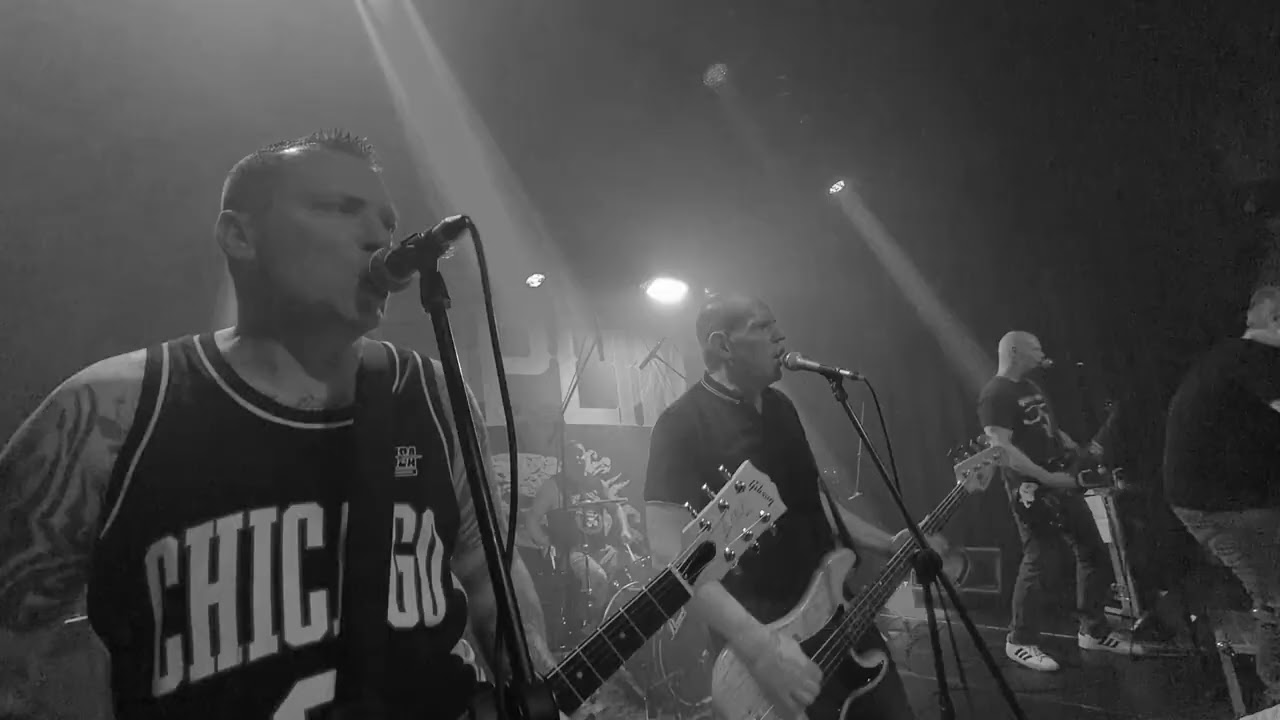 Discipline (NL) - Hooligans heaven (LIVE at Complex B, Bornem, Belgium)