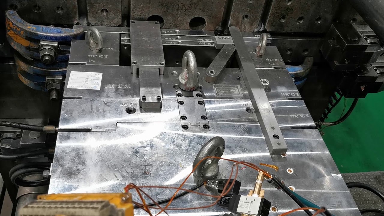 Mirror Injection molding China Upmold