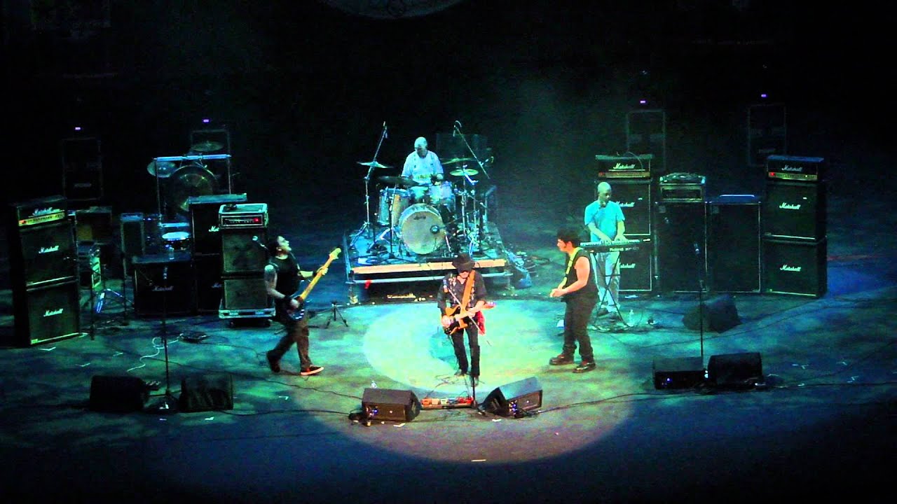 "Lluvia" La Misma Gente