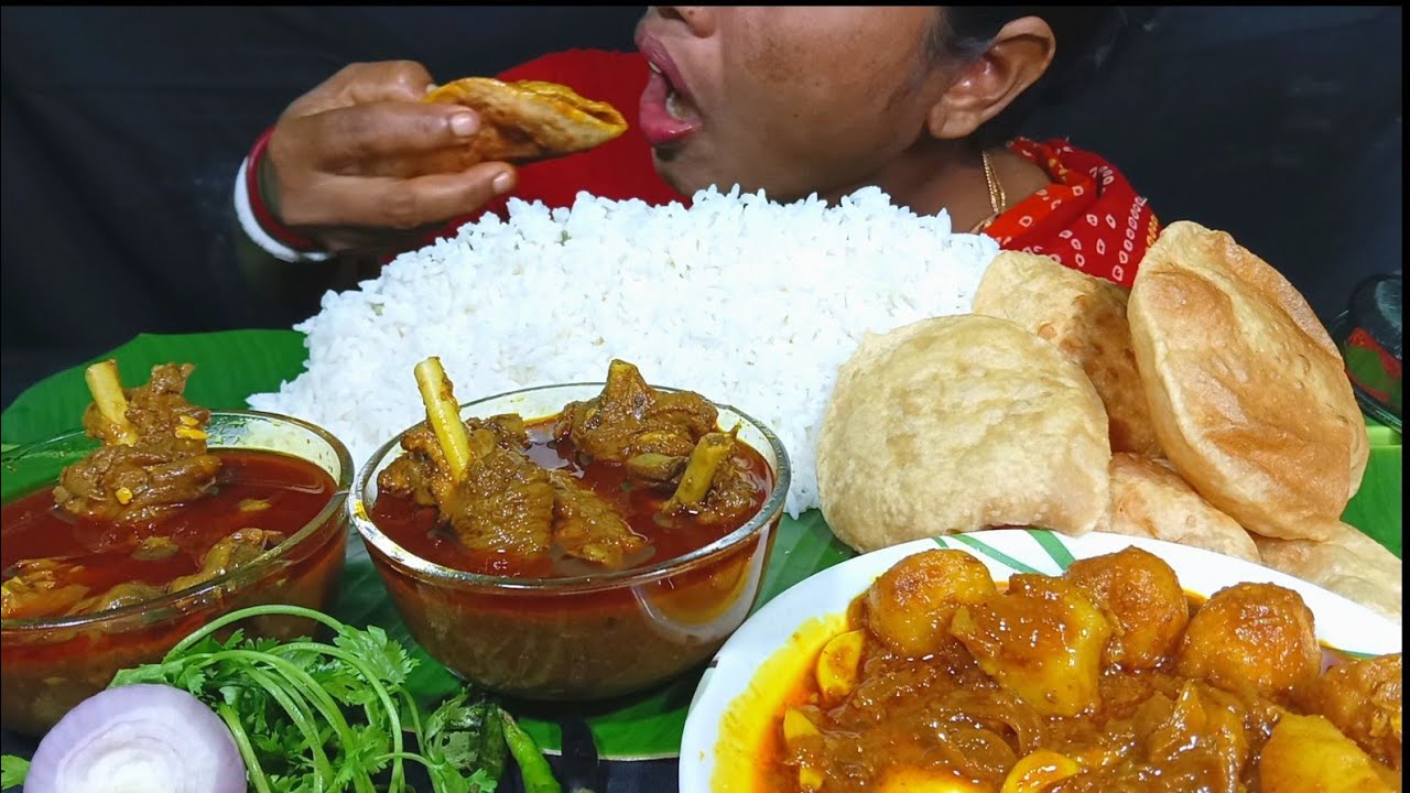 EATING LUCHI AND ALOO'R DUM & SPICY DESI 🔥CHICKEN CURRY AND RICE // EATING SHOW, MUKBANG, ASMR 