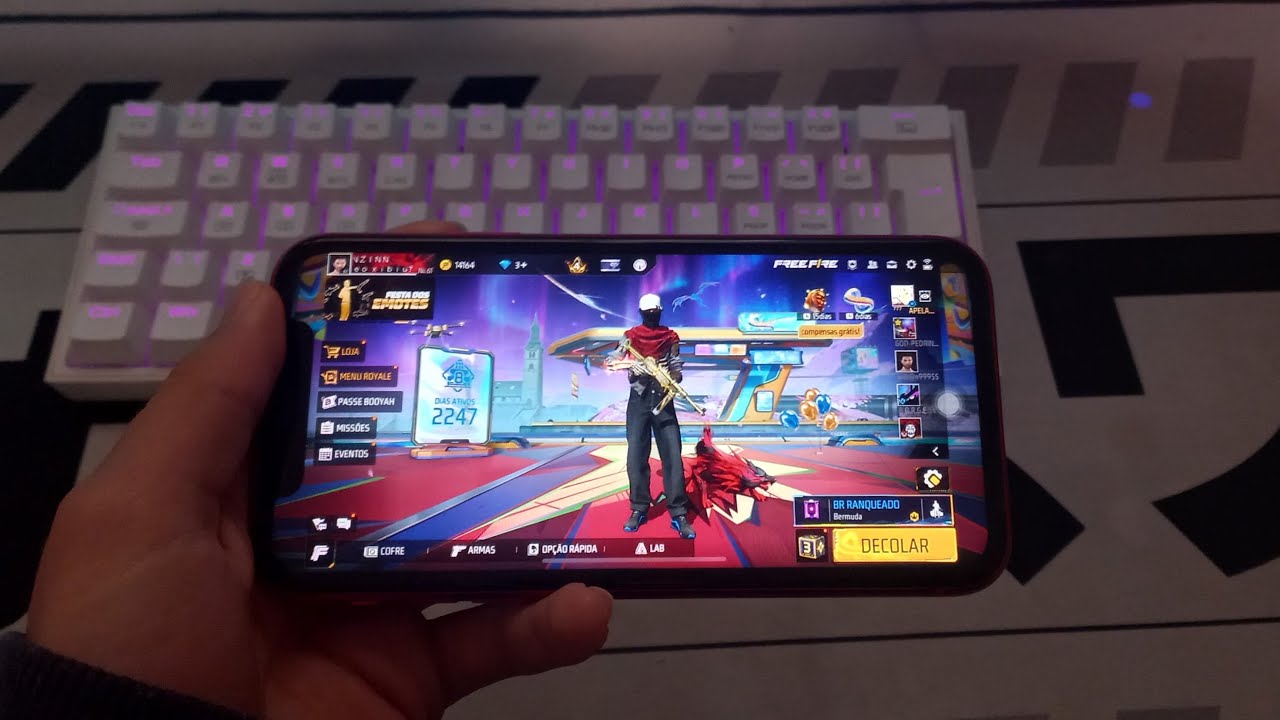 Testando o iPhone 11 no Free Fire: Roda Liso em 2025?