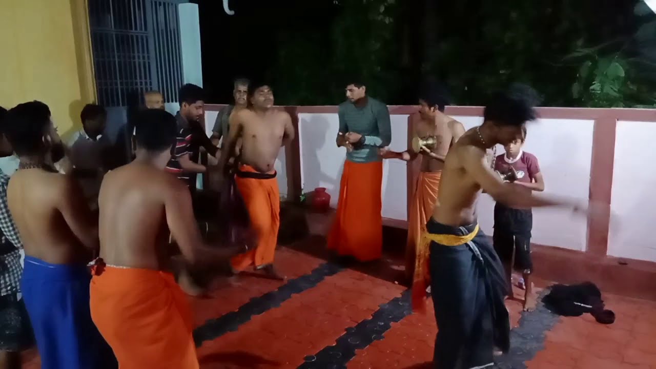 അയ്യപ്പ ചരിതം ഉടുക്കടിപ്പാട്ട്‌ ( ശ്രീ അയ്യപ്പന്റെ ജനനം )
