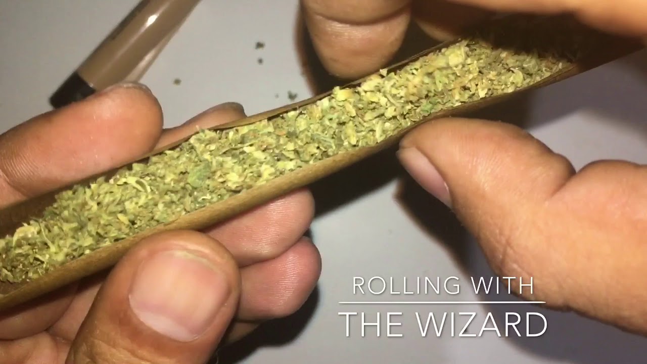 How to roll an extendo blunt or as we call it round here, a double blunt.