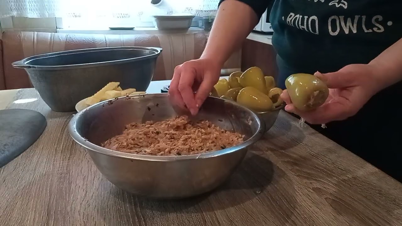 Готую фарширований перець,який я закатала на зиму