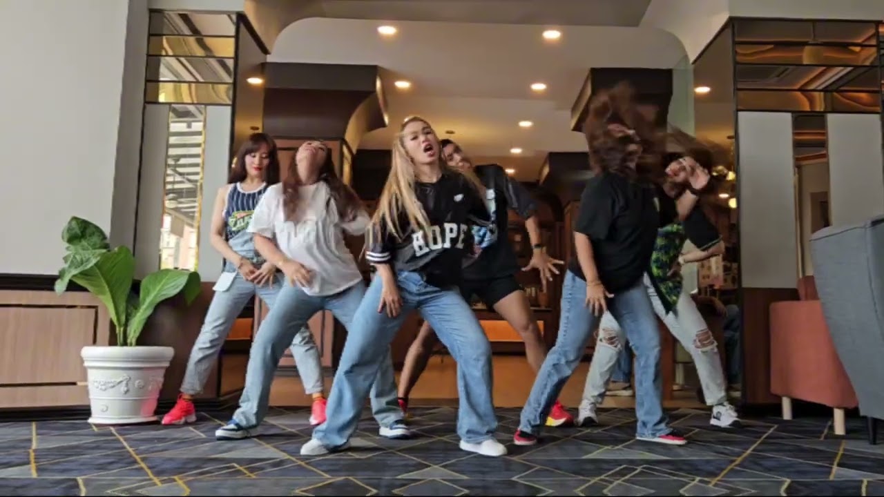 DJ AYAM DISKO VIRAL | TIKTOK | SENAM KREASI | ZUMBA | DANCE | CHOREO | LELY HERLY