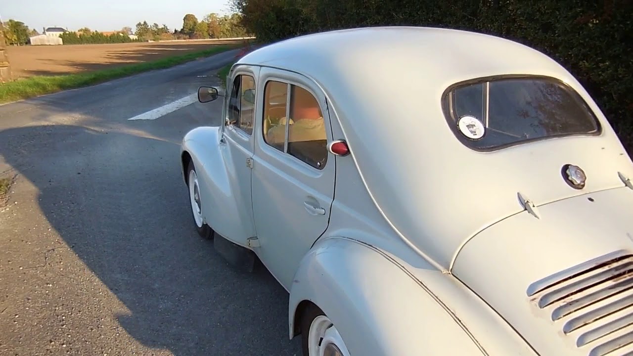 La Renault 4CV de mon grand père