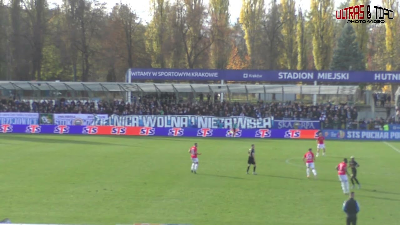 PL: Hutnik Krak&oacute;w - Wisła Krak&oacute;w [doping, oprawa]. 2025-10-29