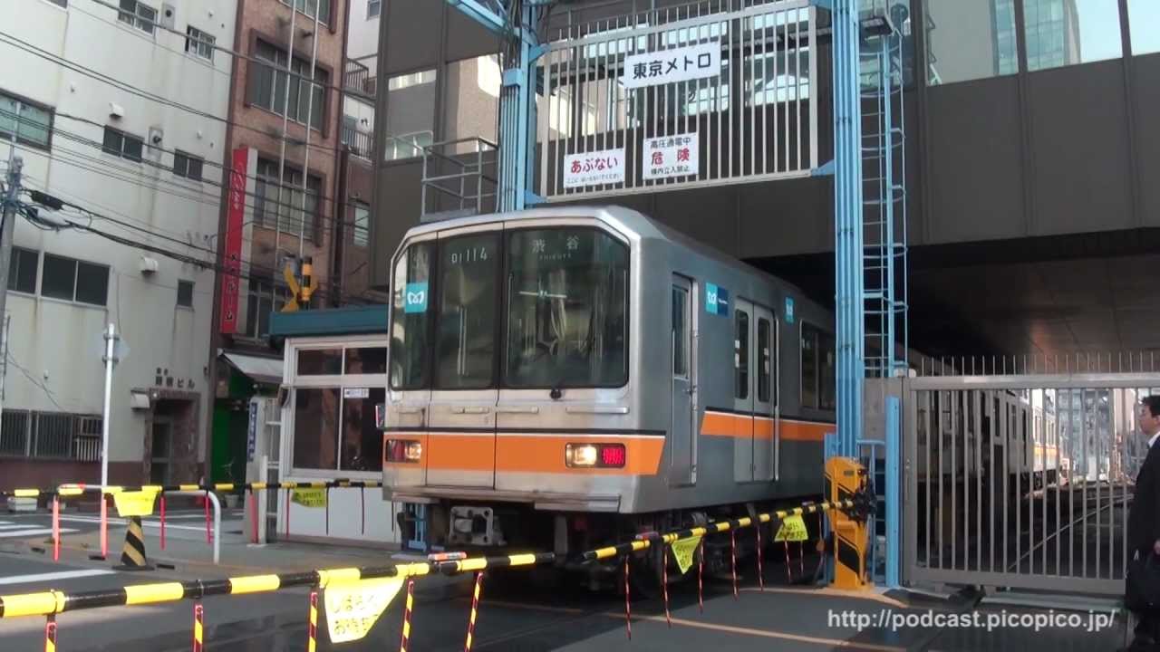 地下鉄の踏切 - 銀座線01系 上野検車区連絡線にて