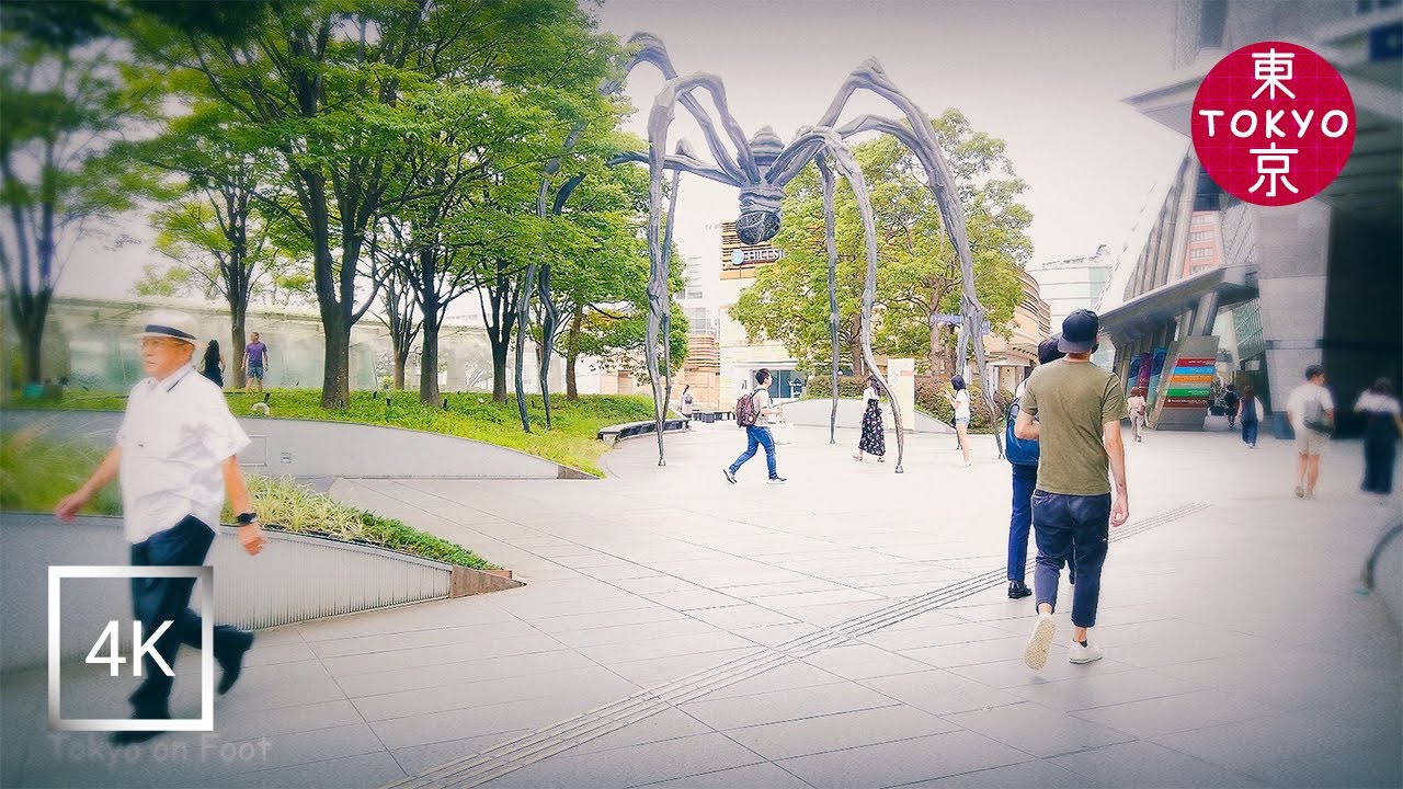 Japan | Walking on "Roppongi" in Tokyo. | 4K 