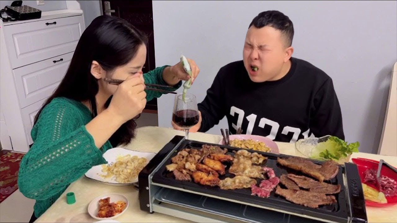 Couple food: My husband wanted to eat alone, so I squeezed mustard in his cup and made him drink it