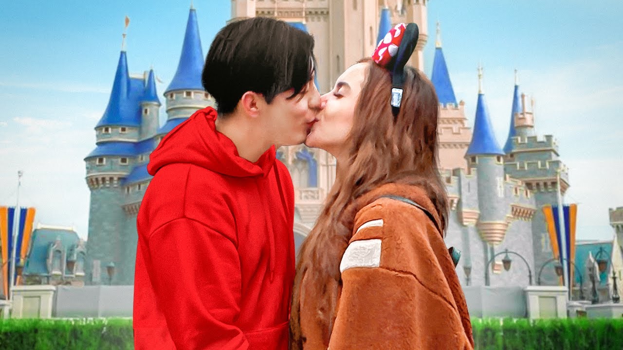 TENGO UNA CITA CON MI CRUSH EN DISNEY *ME BESÓ* - Carolina Díaz y Bryan SKabeche