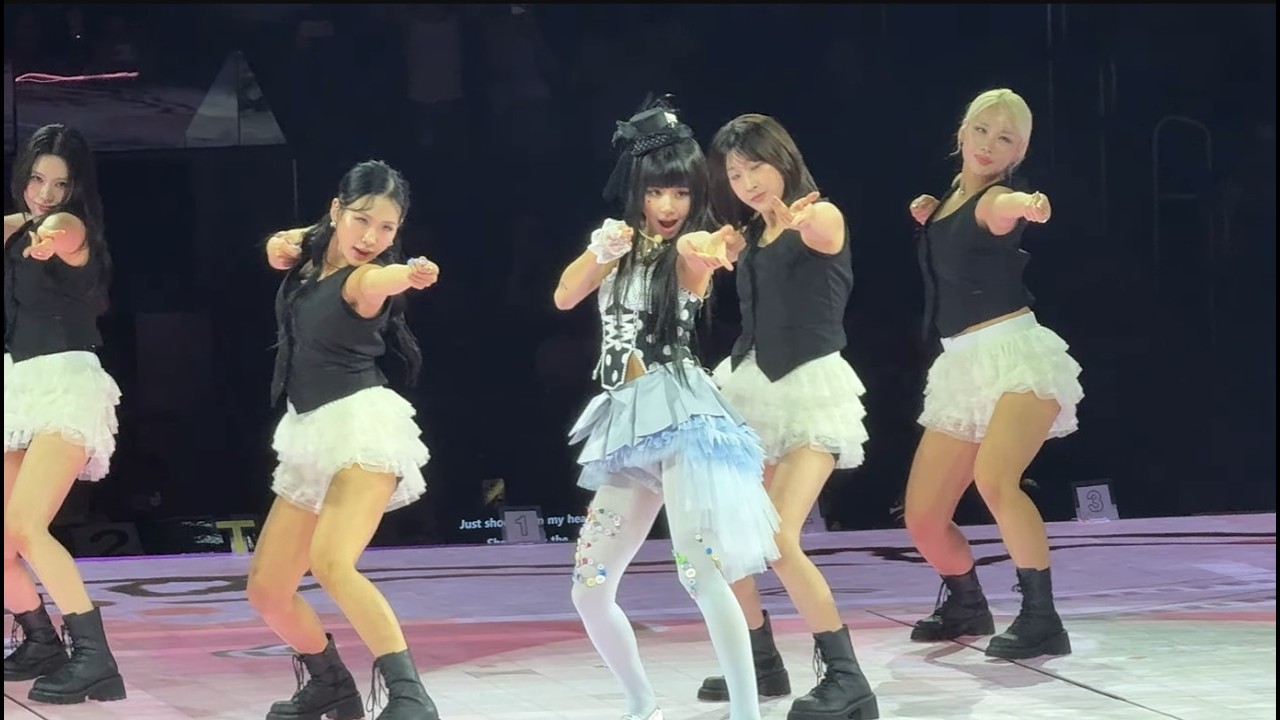 [FANCAM] 2-18-26 - Twice – THIS IS FOR TOUR - New York Day 1 – Chaeyoung Solo Stage - Shoot