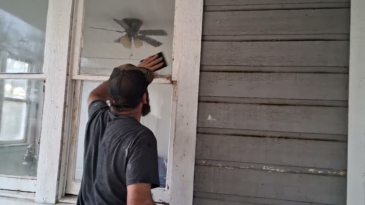 Lavando la casa.  ... 