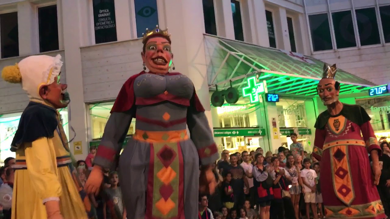 Ball dels Gegants bojos del Carnaval de Solsona a Sitges