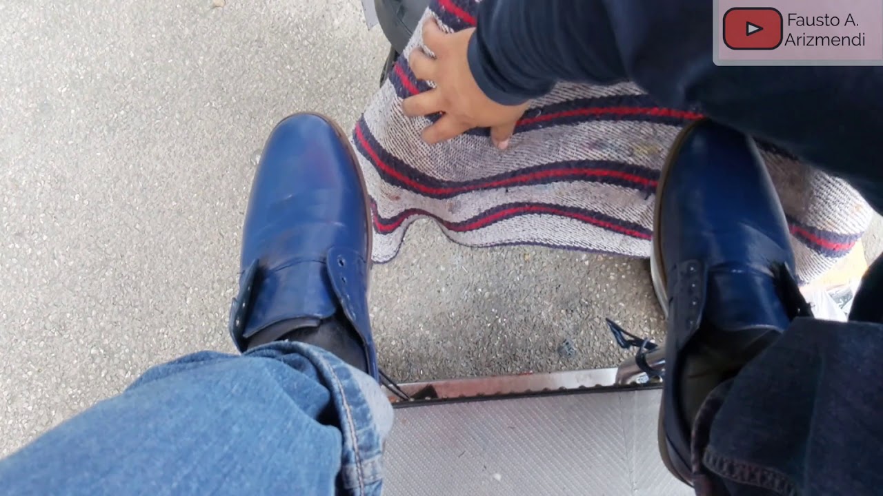 S2E65 smurf shoes by machine man #asmr #shoeshine #faustoarizmendi