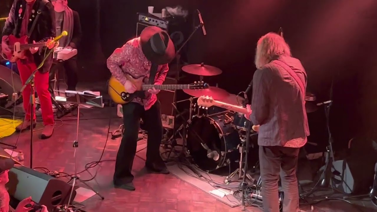 Luke Haines and Peter Buck  25/02/23.