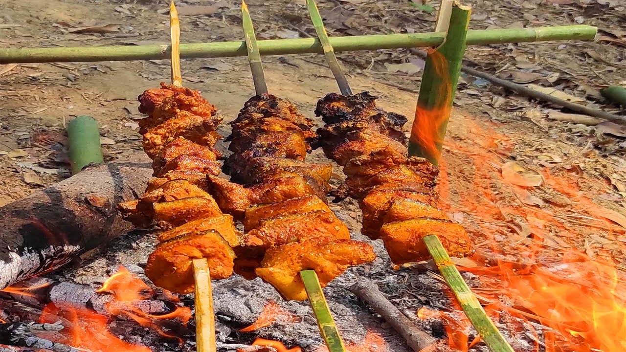 primitive technology - How the meat is cooked on the fire 