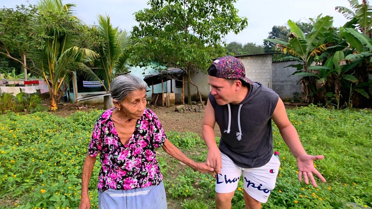 🇬🇹 Nunca esperamos que esta fuera la reacción de la abuelita Josefa al ver este regalo.