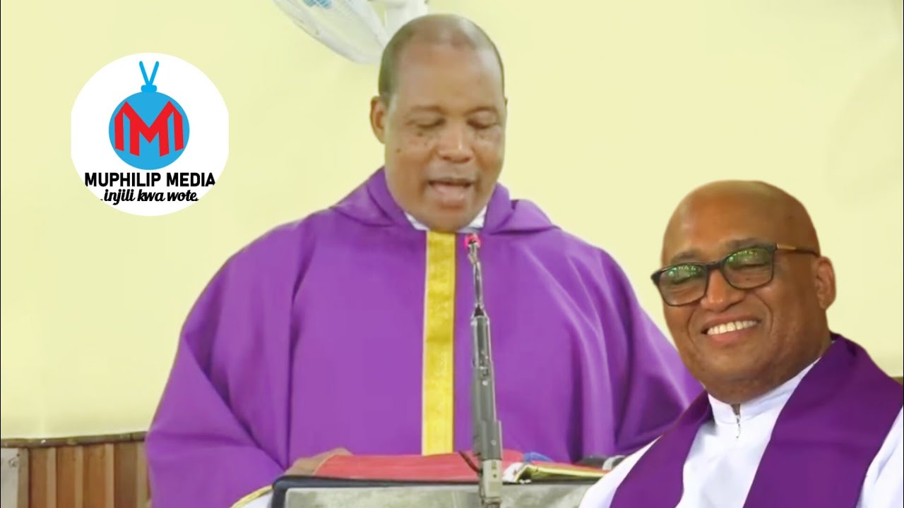 Utani wa Padri Kitima akimuaga Padri Chesco Msaga na kumtangaza naibu katibu mkuu mpya wa TEC