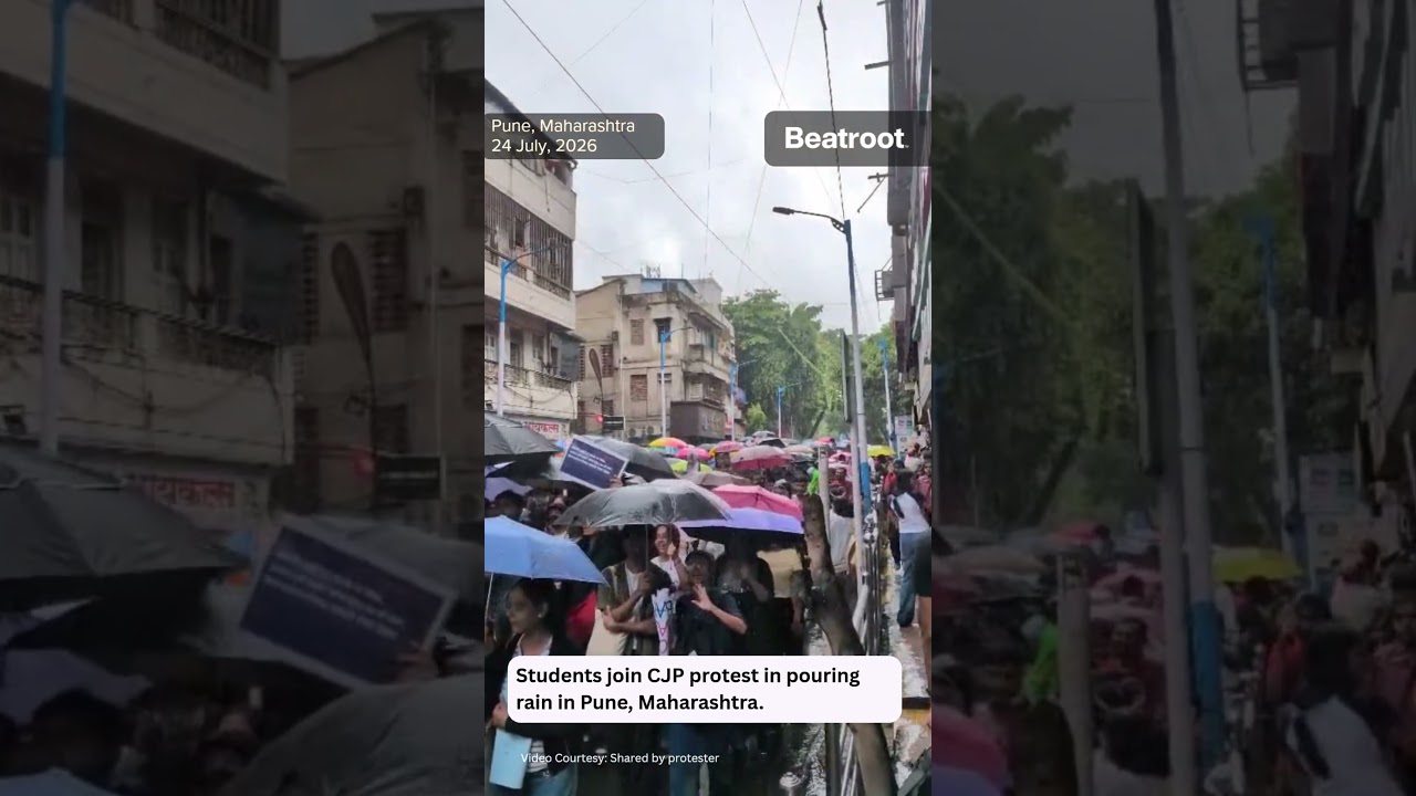 Students in Pune join CJP protest amid heavy rainfall #shorts