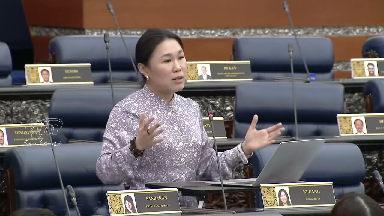 Perbahasan Usul Menjunjung Kasih Titah Diraja oleh Wong Shu Qi
