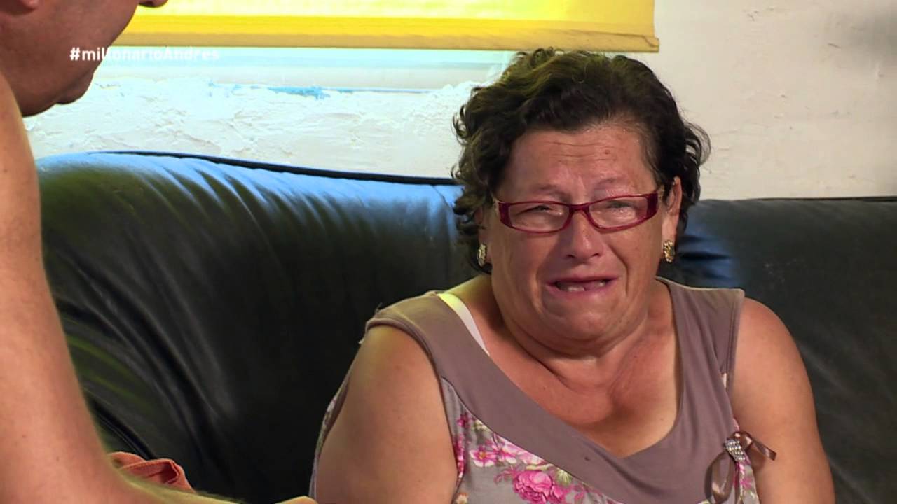 Andrés Cárdenas vista a Antonia, una viuda de 63 años que no percibe ayudas
